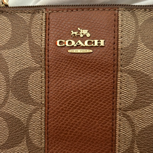 NWOT COACH WRISTLET SIGNATURE COATED CANVAS WITH LEATHER COACH - Picture 4 of 4